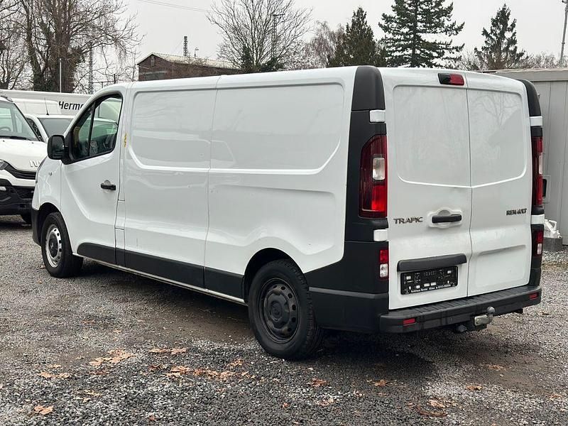 Gebraucht Renault Trafic Komfort 145 PS (106 kW) 2021 Weiß Van / Kleinbus