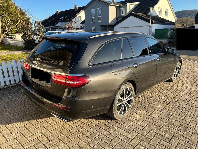 Gebraucht Mercedes E300 Night 306 PS (225 kW) 2020 Grau Kombi
