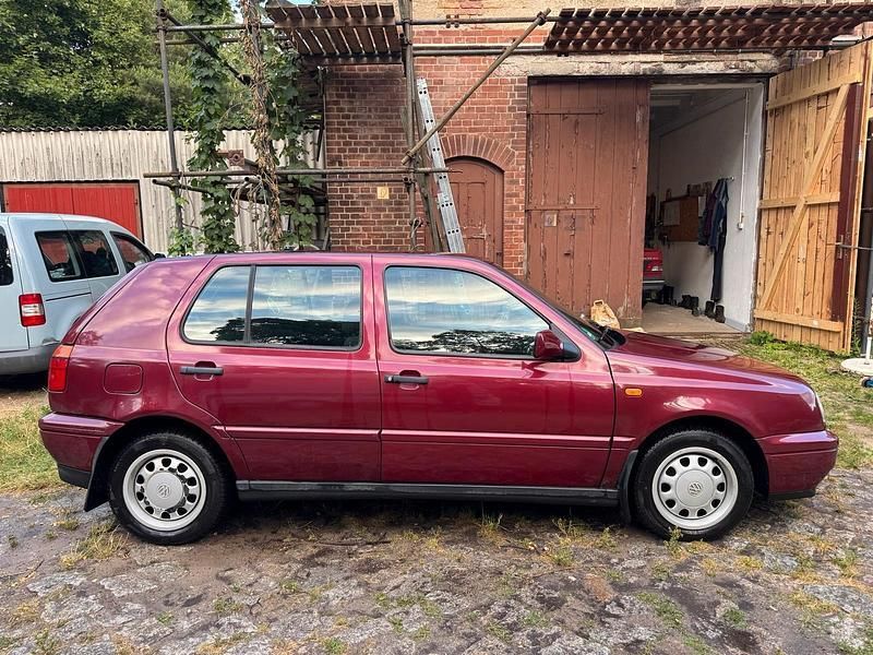 Rot Gebraucht 1997 VW Golf III Kleinwagen | 1.900 € (Teuer) - Bild 1/4