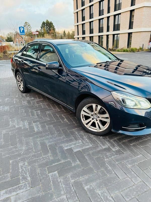 Gebraucht Mercedes E220 170 PS (125 kW) 2014 Limousine