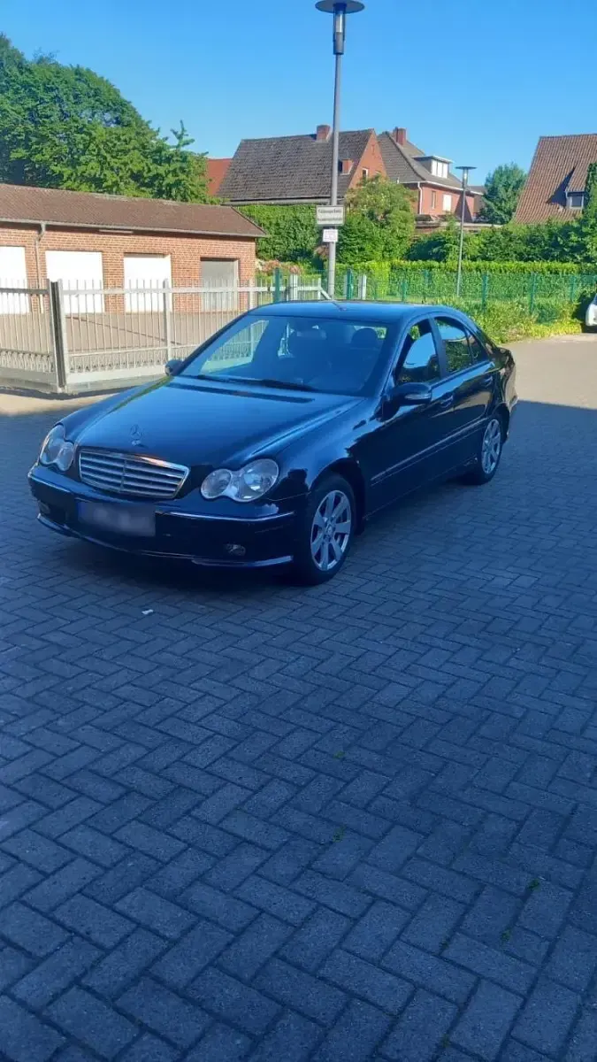 Second-hand Mercedes C220 AMG 150 CP (110 kW) 2007 Albastru Berlinǎ