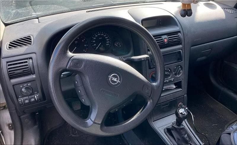 Gebraucht Opel Astra 84 PS (61 kW) 2000 Silber Kleinwagen