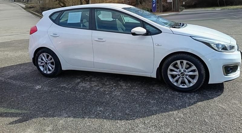 Gebraucht Kia Ceed 100 PS (73 kW) 2017 Weiß Kleinwagen