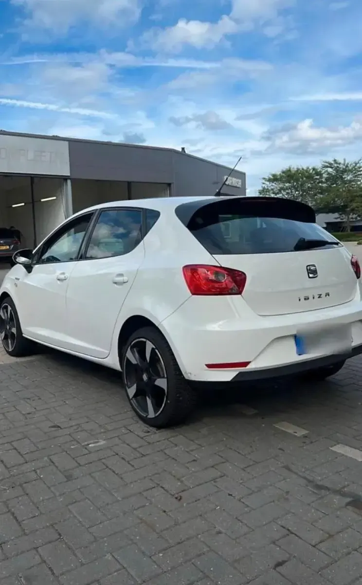 Gebraucht Seat Ibiza 75 PS (55 kW) 2012 Weiß Kleinwagen