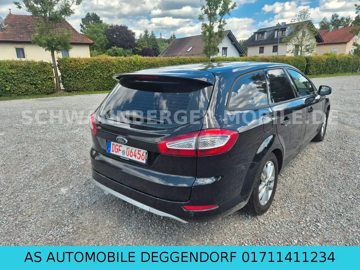 Gebraucht Ford Mondeo Champions Edition 160 PS (117 kW) 2012 Schwarz Limousine