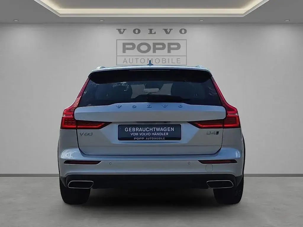 Gebraucht Volvo V60 CC Pro 197 PS (144 kW) 2020 Bright silver metallic / metallic Kombi