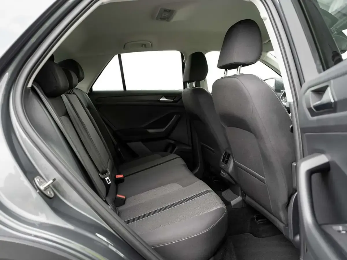 Gebraucht VW T-Roc Life 110 PS (80 kW) 2023 Grau SUV
