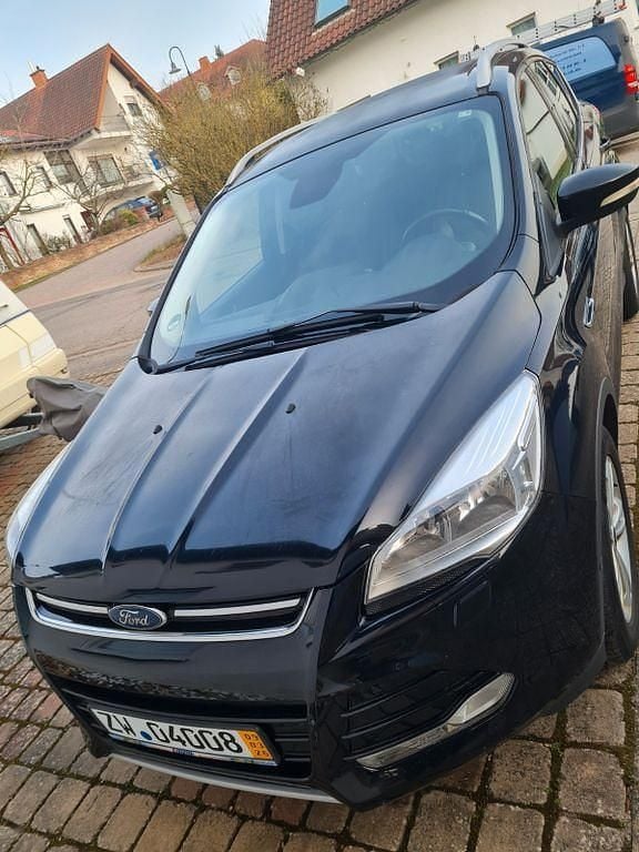 Gebraucht Ford Kuga Individual 150 PS (110 kW) 2016 Schwarz SUV