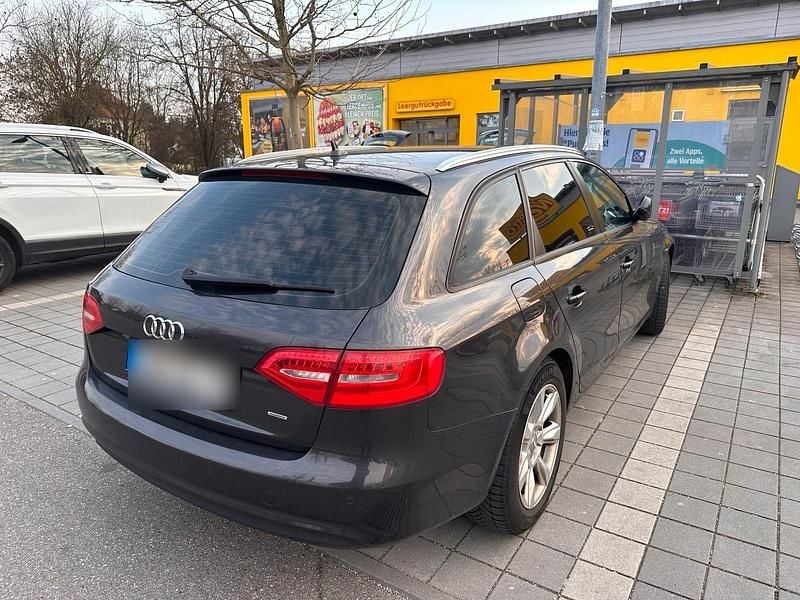 Gebraucht Audi A4 177 PS (130 kW) 2014 Grau Kombi