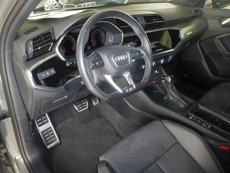 Gebraucht Audi Q3 S-Line 150 PS (110 kW) 2023 Chronosgrau metallic SUV