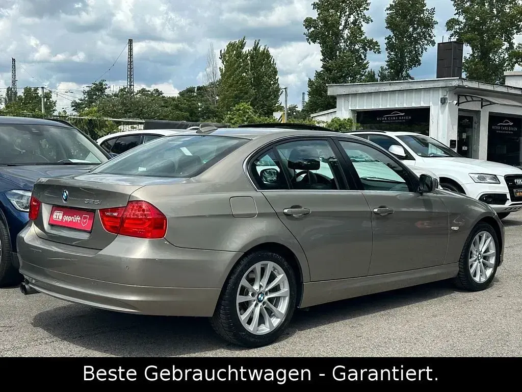 Gebraucht BMW 325 Exclusive 218 PS (160 kW) 2011 Gold Limousine