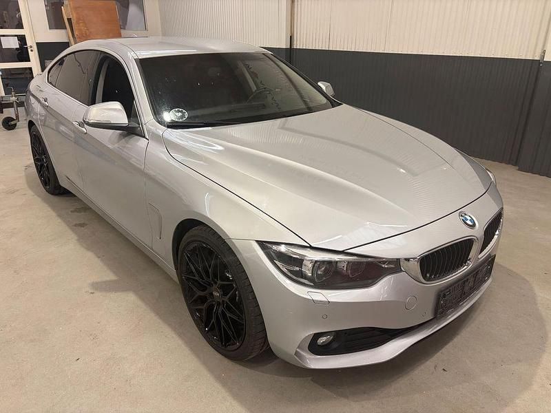 Silber Gebraucht 2018 BMW 440 Sport Line Coupé | 23.999 € (Guter Preis) - Bild 1/4