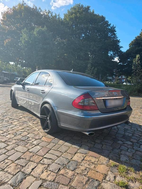 Gebraucht Mercedes E280 231 PS (169 kW) 2006 Grau Limousine