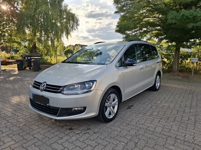 Grau Gebraucht 2012 VW Sharan Match Van / Kleinbus | 6.800 € (Superpreis) - Bild 1/4