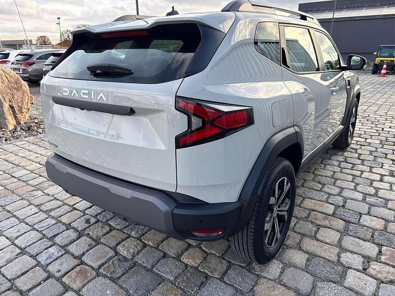 Neu Dacia Duster Expression 131 PS (96 kW) 2025 Sandbeige metallic SUV