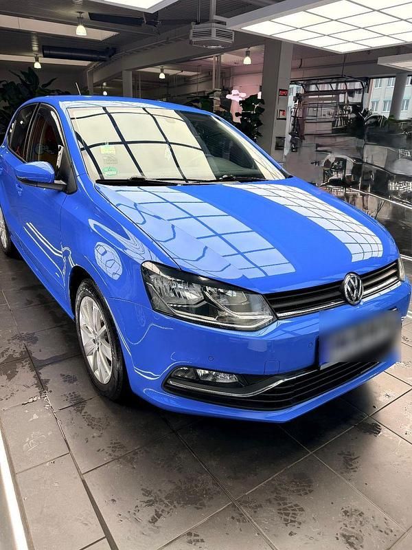Gebraucht VW Polo 90 PS (66 kW) 2015 Blau Kleinwagen