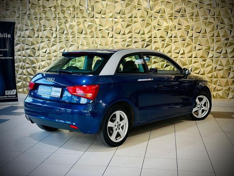 Gebraucht Audi A1 Attraction 90 PS (66 kW) 2012 Blau Kleinwagen