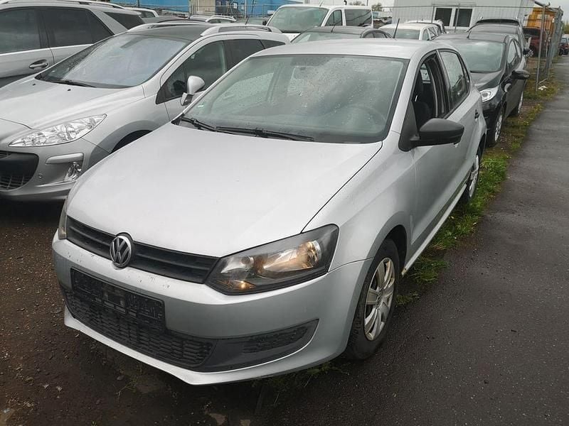 Second-hand VW Polo Trendline 75 CP (55 kW) 2011 Argintiu Hatchback