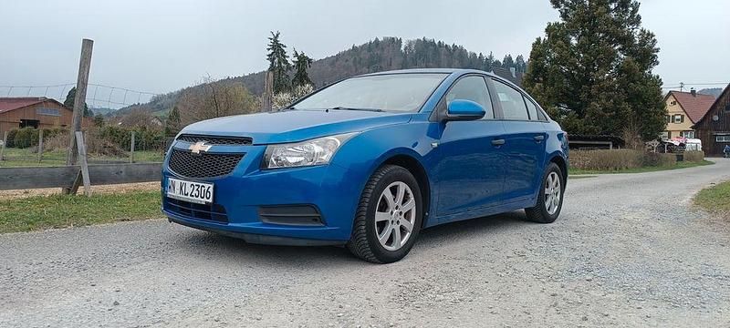 Gebraucht Chevrolet Cruze LS 124 PS (91 kW) 2011 Blau Limousine