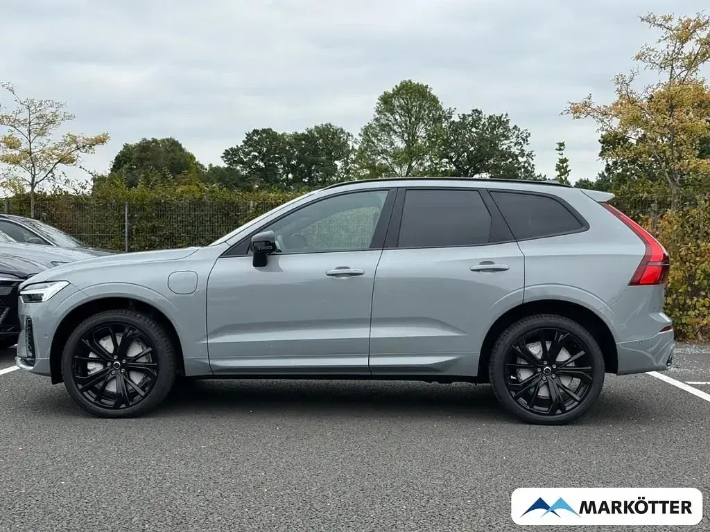 Neu Volvo XC60 Plus 455 PS (334 kW) 2026 Grau SUV