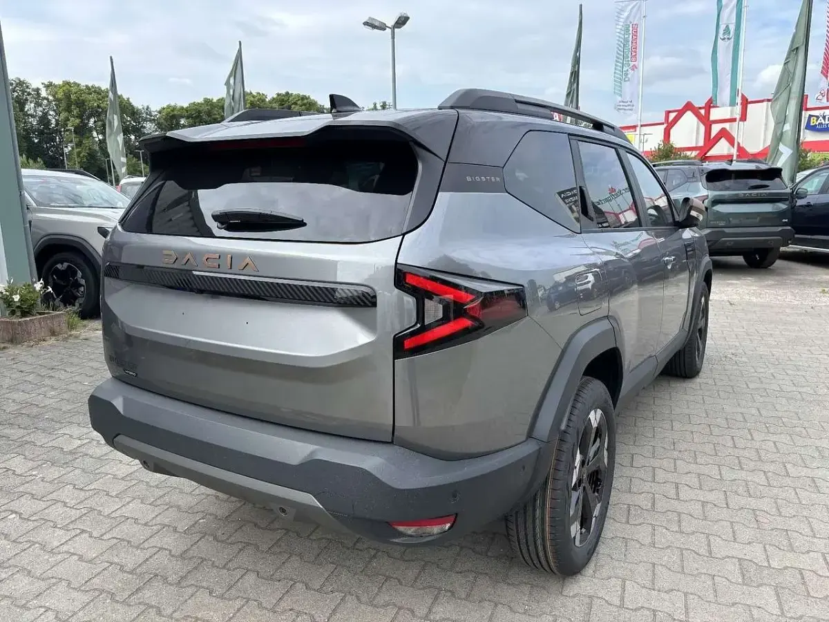 Neu Dacia Bigster Extreme 158 PS (116 kW) 2026 Dolomitgrau SUV