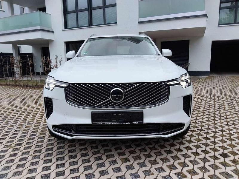 Gebraucht Volvo XC90 Core 250 PS (183 kW) 2025 Crystal white / metallic SUV