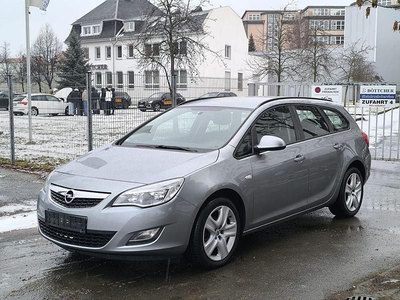 Gebraucht Opel Astra Edition 120 PS (88 kW) 2011 Silber Kombi