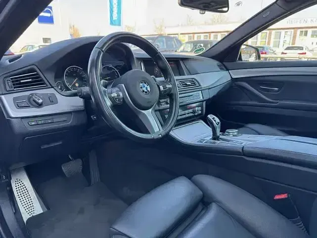 Gebraucht BMW M550 Performance 381 PS (280 kW) 2016 Schwarz Limousine