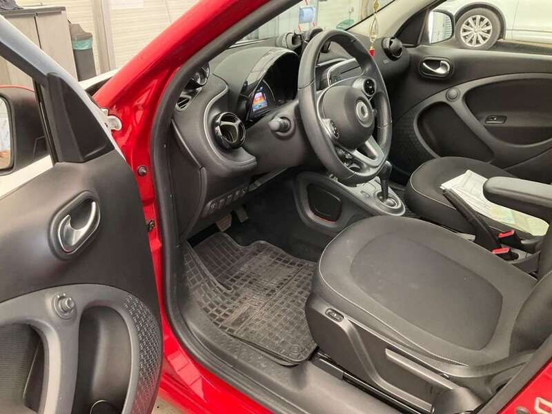 Weiß Gebraucht 2018 Smart ForFour Basis Limousine | 8.500 € (Superpreis) - Bild 1/4