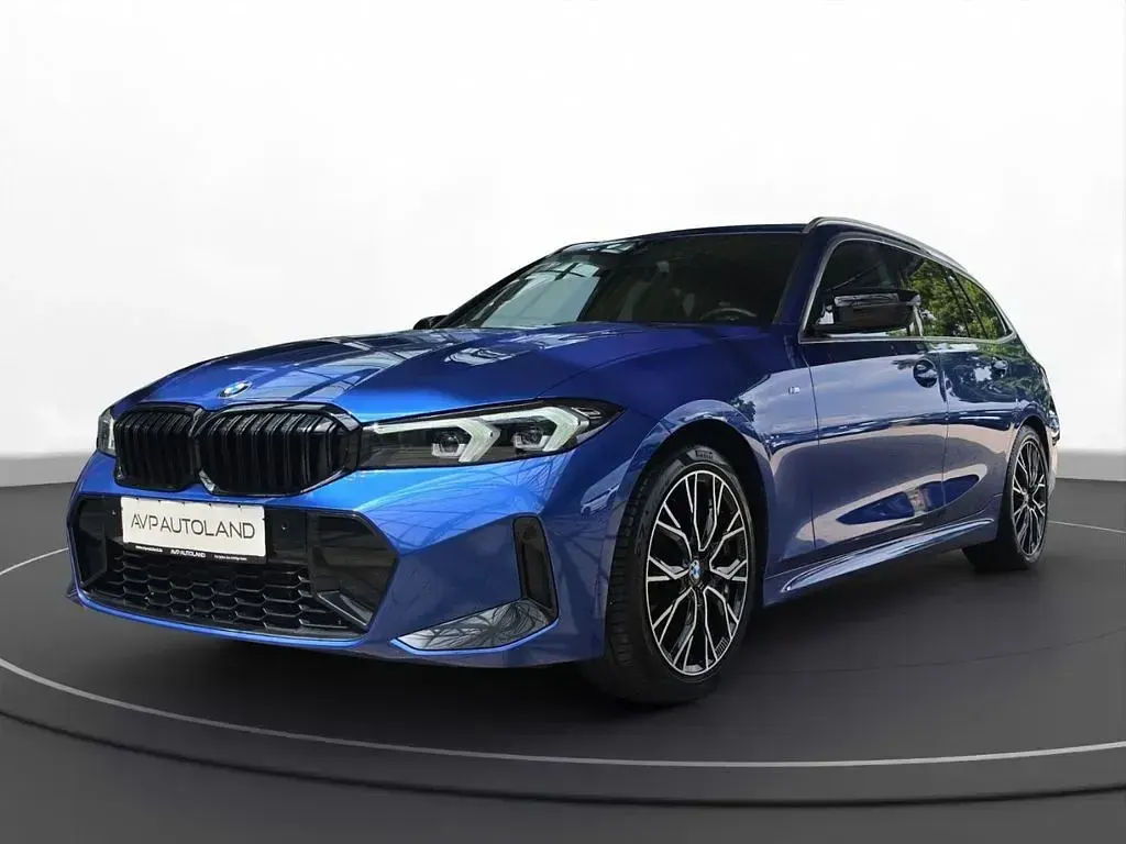 Gebraucht BMW 318 M Sport 156 PS (114 kW) 2024 Portimao blau met Kombi