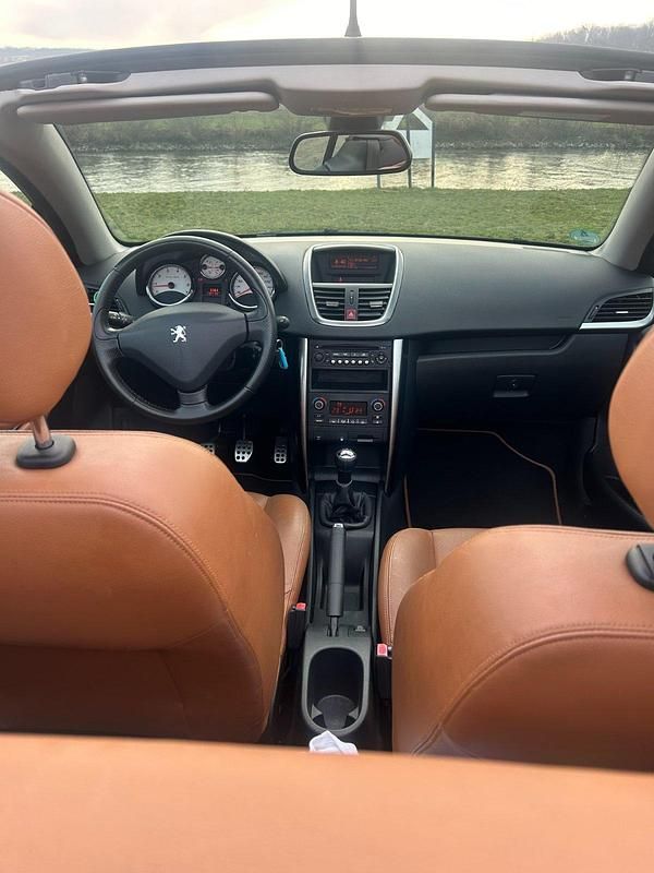 Gebraucht Peugeot 207 120 PS (88 kW) 2011 Schwarz Cabrio