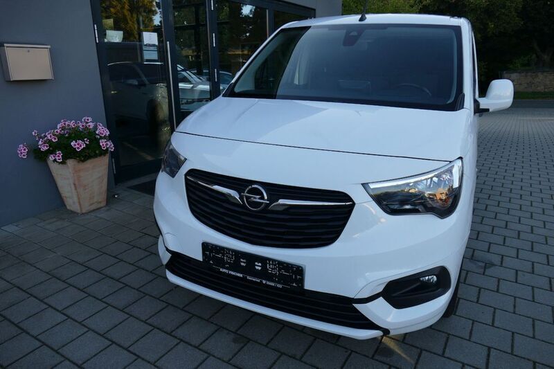 Gebraucht Opel Combo Edition 131 PS (96 kW) 2020 Weiß Van / Kleinbus