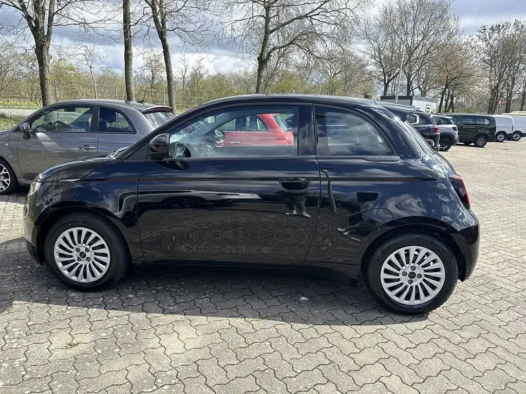 Gebraucht Fiat 500e 69 kW (95 PS) 2022 Schwarz