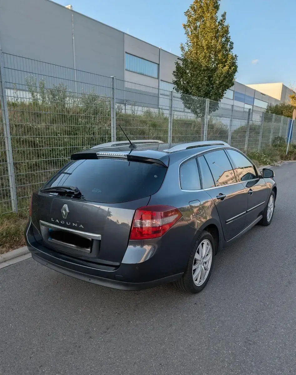 Gebraucht Renault Laguna III 110 PS (80 kW) 2012 Schwarz Kombi