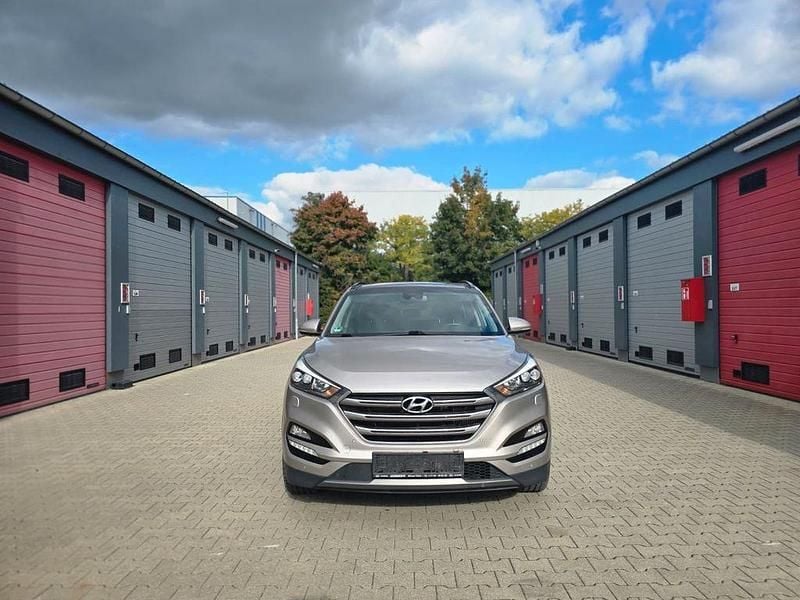 Weiß Gebraucht 2015 Hyundai Tucson Premium SUV | 18.499 € (Fairer Preis) - Bild 1/4