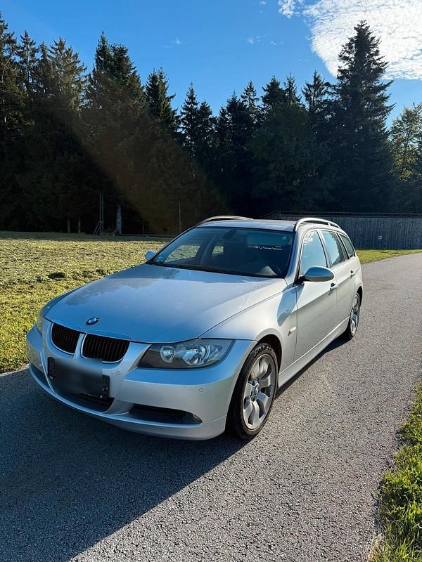 Silber Gebraucht 2008 BMW 320 Kombi | 2.500 € (Superpreis) - Bild 1/4