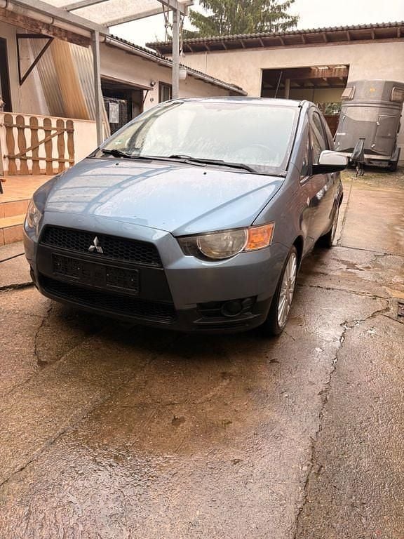 Gebraucht Mitsubishi Colt 95 PS (69 kW) 2009 Blau Kleinwagen