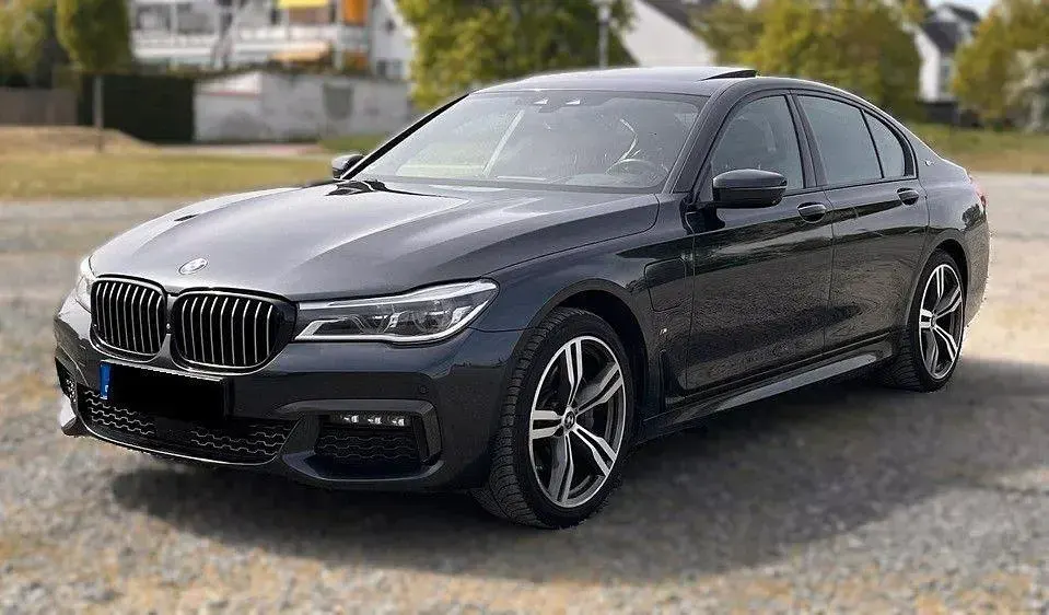Gebraucht BMW 740 iPerformance 326 PS (239 kW) 2017 Grau Limousine