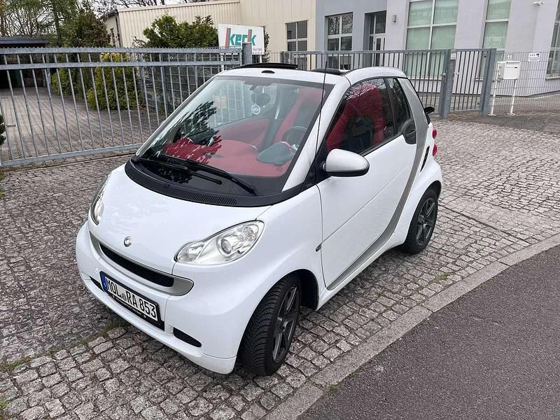 Weiß Gebraucht 2011 Smart ForTwo Cabrio Cabrio | 9.999 € - Bild 1/4