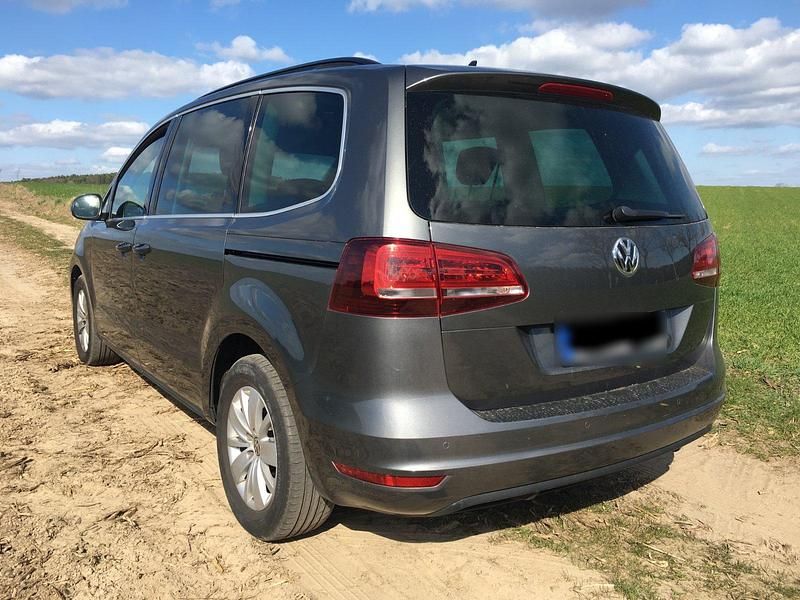 Gebraucht VW Sharan 150 PS (110 kW) 2017 Grau Van / Kleinbus