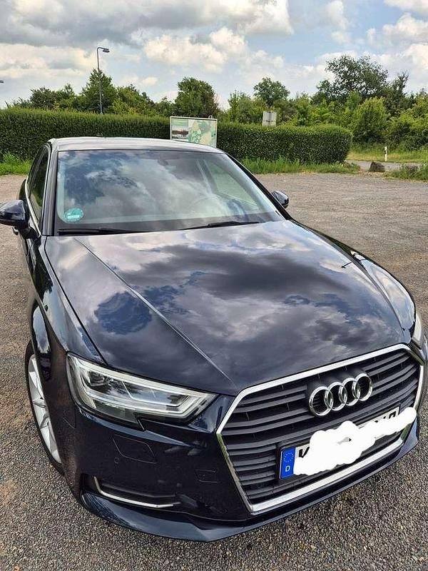 Gebraucht Audi A3 Design 150 PS (110 kW) 2017 Blau Limousine