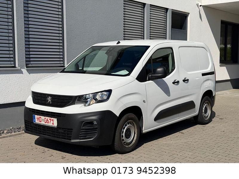 Gebraucht Peugeot Partner 102 PS (75 kW) 2021 Weiß Van / Kleinbus