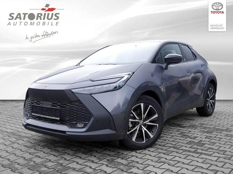 Grau Gebraucht 2023 Toyota C-HR Team SUV | 38.850 € (Etwas zu teuer) - Bild 1/4