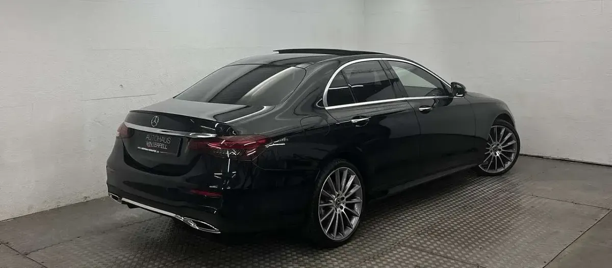 Gebraucht Mercedes E220 AMG 200 PS (147 kW) 2022 Obsidianschwarz Limousine