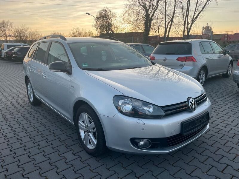 Gebraucht VW Golf VI Match 122 PS (89 kW) 2013 Silber Kleinwagen
