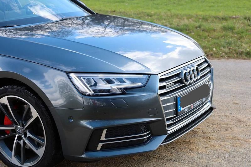 Gebraucht Audi A4 Sport 190 PS (139 kW) 2016 Grau Kombi