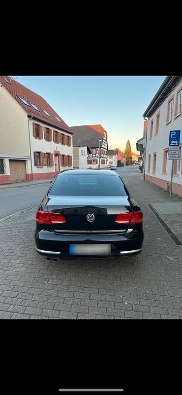 Gebraucht VW Passat Comfortline 140 PS (102 kW) 2013 Schwarz Limousine