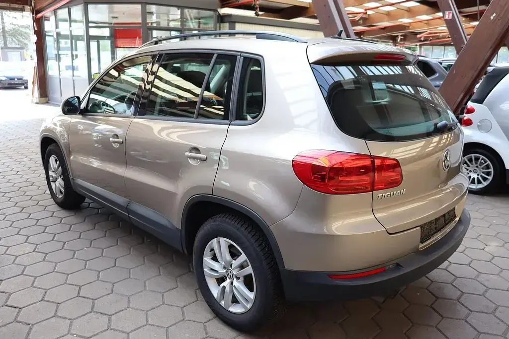 Gebraucht VW Tiguan Trendline 125 PS (91 kW) 2015 Beige SUV