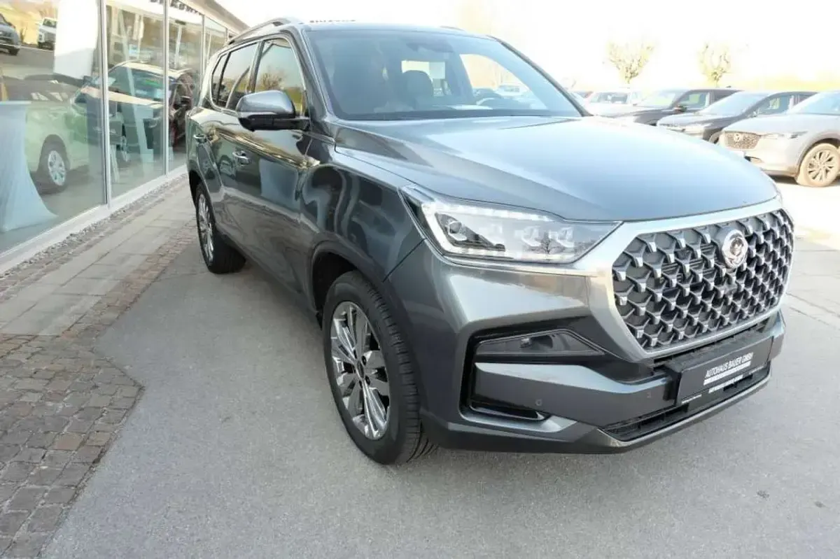 Neu KGM Rexton 203 PS (149 kW) 2026 Marble grey SUV