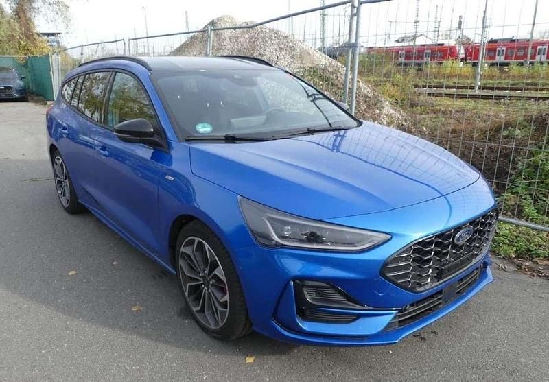 Desert island blue metallic Gebraucht 2025 Ford Focus ST-Line X Kombi | 25.890 € (Guter Preis) - Bild 1/4